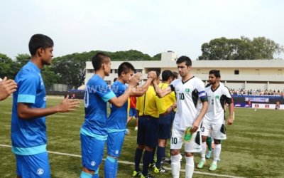 Handshake for peace between India and Pakistan
