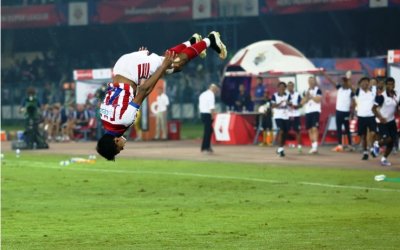 Kolkata inch closer to the semis after 4-0 win over Goa