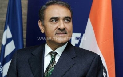 Mr.Patel congratulates Mohun Bagan for defeating Tampines Rovers