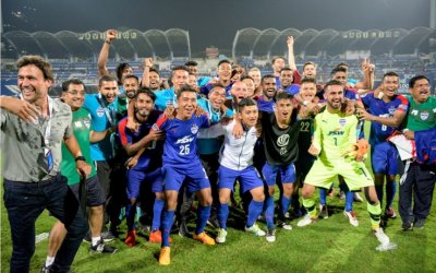 BYGONE HEROES FROM BENGALURU PRAISE THE BLUES