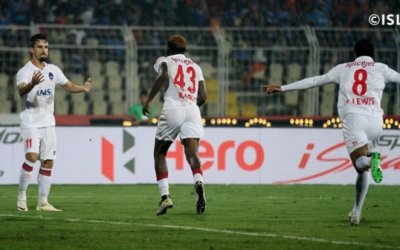 DELHI DYNAMOS DEFEAT FC GOA 2-0