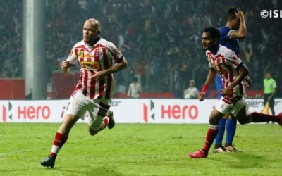 HUME'S BRACE GIVES ATK A SLENDER ADVANTAGE OVER MUMBAI