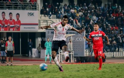 DEBUTANTE PLAZA SHINES TO HAND RED & GOLDS THEIR FIRST WIN