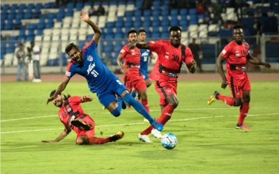 MINERVA STEAL A POINT FROM BLUES' FORTRESS