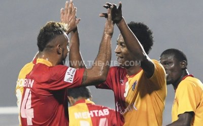 PLAZA'S BRACE CEMENTS RED & GOLDS ATOP