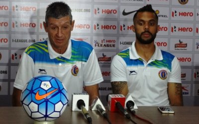 MORGAN SEEK A DOUBLE OVER RED MACHINES