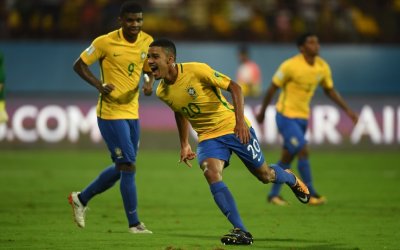 BRAZIL SEE OFF HONDURAS TO REACH LAST EIGHT