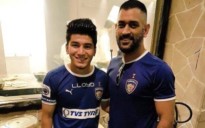 Dhoni was so good with the ball at his feet, recollects Jeje